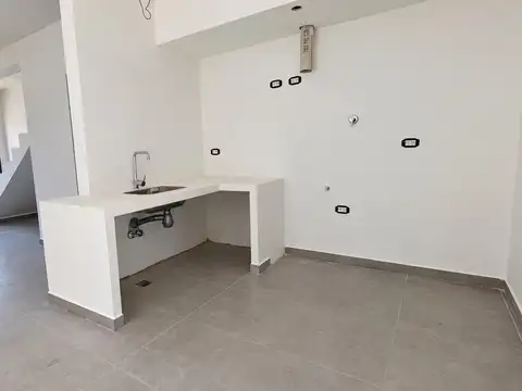 Duplex de 4 ambientes en VENTA en La Angélica