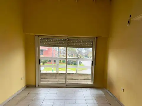 Depto Tipo Casa 2 ambientes con 1 baño