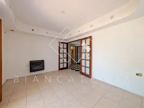 CASA 3 DOMITORIOS CON COCHERA - ZONA SUR