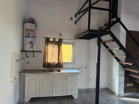 Depto Tipo Casa en Venta con 1 cocheras