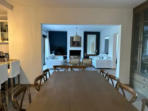 Casa en Alquiler Temporal con 2 cocheras