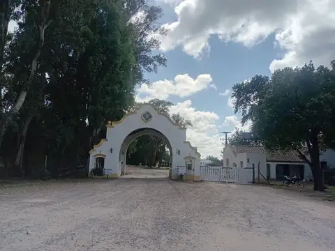 Casa en Venta con 6 cocheras