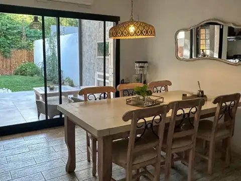 Depto Tipo Casa en Alquiler en Montecarlo, USD 1.100