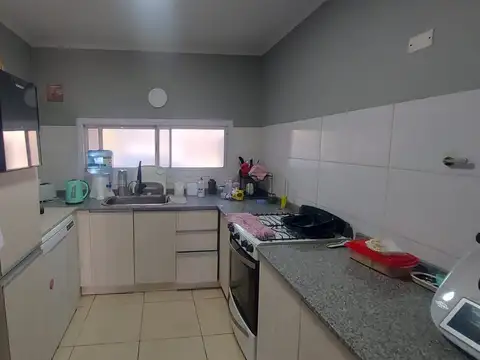 Casa en Venta con 3 cocheras