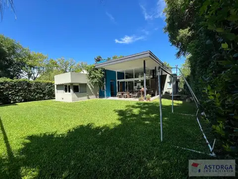 Casa 5 ambientes con 3 baños