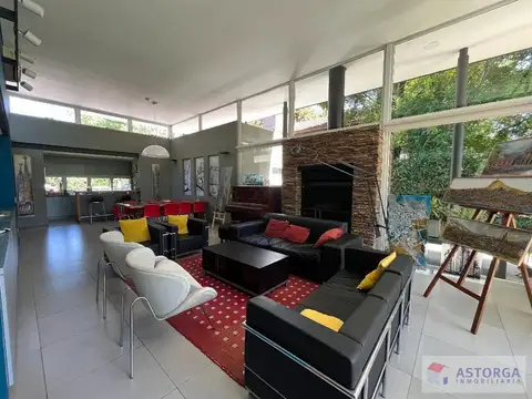 Casa 5 ambientes con 3 baños