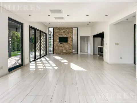 Casa 6 ambientes con 3 baños