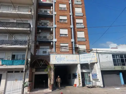 2 AMB MUY LUMINOSO ORIENT. ESTE A METROS DE AVDA. RIVADAVIA