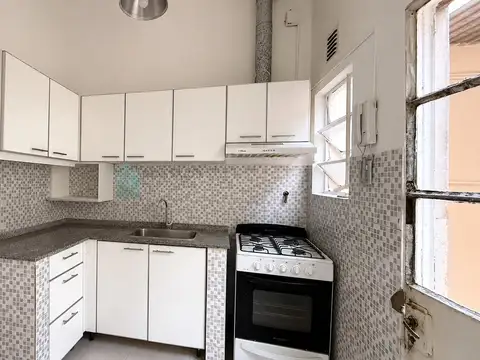 Depto Tipo Casa en Alquiler en Liniers, $ 900.000