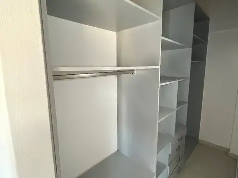 Departamento dos ambientes al frente