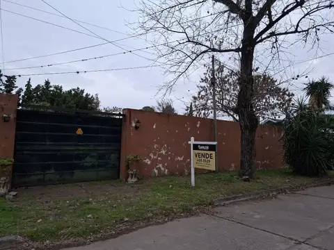 Casa 2 dormitorios en Funes con 2 terrenos.