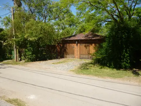 VENTA CASA  499 entre 7 y 8