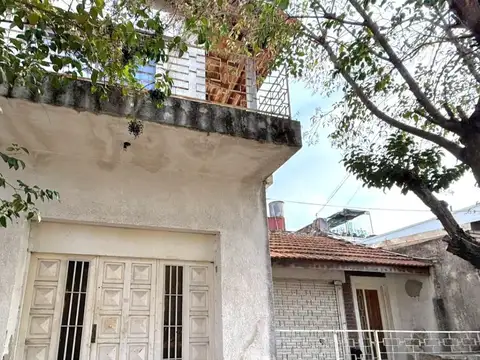 CASA 2 PLANTAS HAEDO