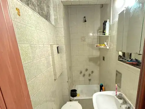 Casa 6 ambientes con 2 baños