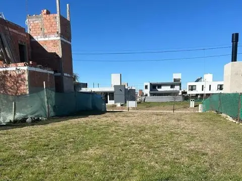 TERRENO EN TEJAS 4 BARRIO CERRADO - TOTALMENTE CANCELADO!