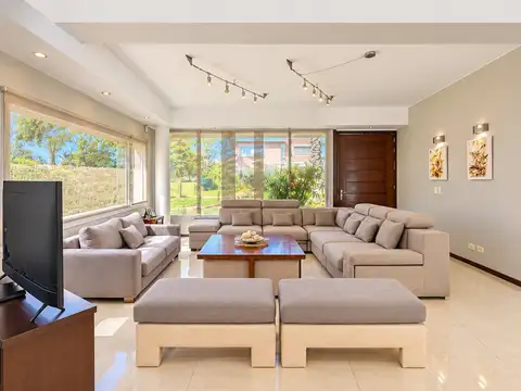 Casa en Venta de 5 dormitorios