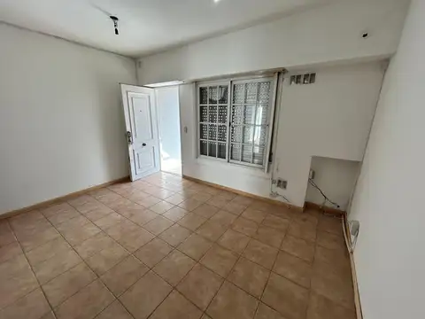 Depto Tipo Casa en Alquiler de 4 ambientes