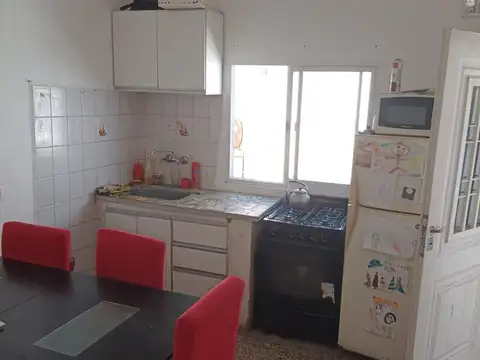 Casa 2 ambientes con 1 baño