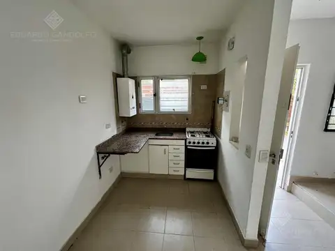 Depto Tipo Casa 2 ambientes con 1 baño