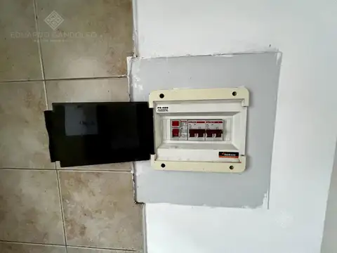 Depto Tipo Casa en Alquiler con 1 cocheras