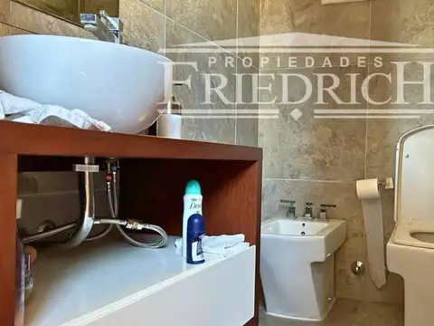 Casa 4 ambientes con 3 baños