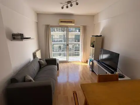 Venta - Belgrano - 3 Ambientes Muy Luminoso con Balcón