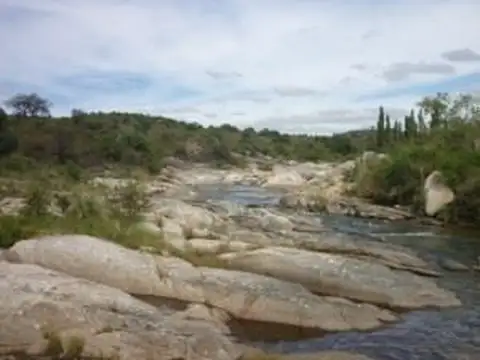 CAMPO en Negro Huasi – Río San Gregorio – Córdoba.
