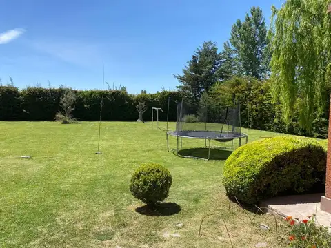 Casa 7 ambientes con 5 baños