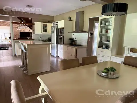PILAR GALAPAGOS  EXCELENTE CASA *VENTA U$D  395.000.-*