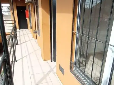 Juan Larrea 300