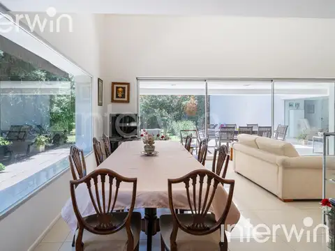 Casa 4 ambientes con 3 baños