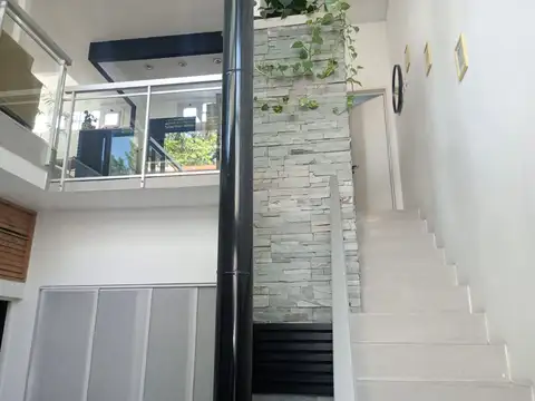 Depto Tipo Casa en Venta 9 años