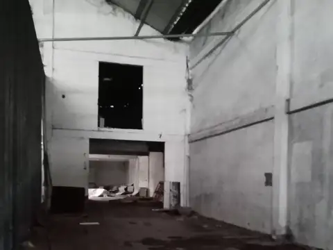 Depósito Industrial- Sobre  Ex Ruta  8 -   1.100 m2 Múltiples actividades-CON RENTA