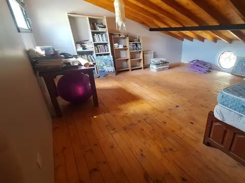 Casa en Alquiler con 1 cochera