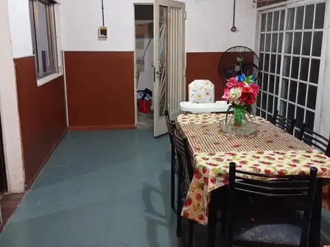 Casa 3 ambientes con 1 baño