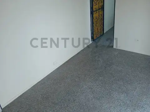 Hermoso 3 ambientes en Venta con Balcon, recien Pintado!