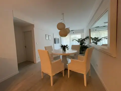 Holmberg 2300 esq Av Olazabal