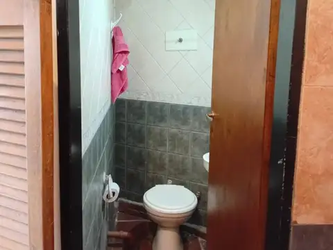 *LOCAL DE 4 X 5 CON BAÑO *EXCELENTE UBICACION A MTS. DE AV. DE MAYO Y A 7 CDS. DE LA ESTACION