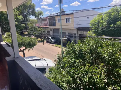 Guarani 1600, Piso 1°