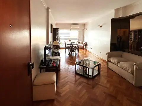 Impecable Departamento 4 Ambientes con Balcón y Cochera