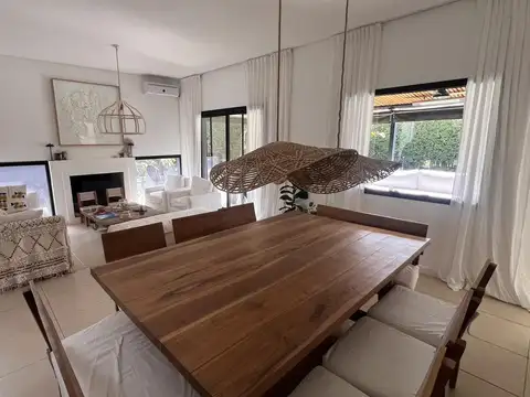 Casa en Alquiler anual en El Atardecer