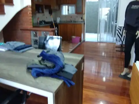 Depto Tipo Casa en Alquiler de 3 ambientes