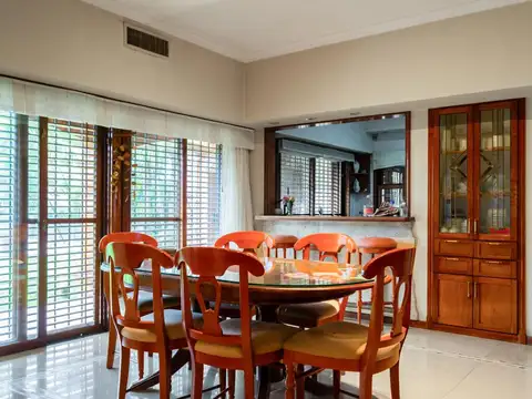 Casa en Venta con 5 cocheras