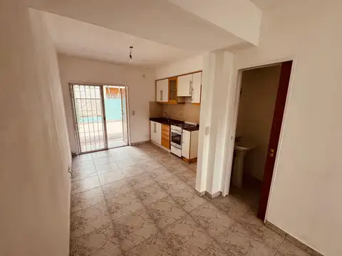 Casa en Alquiler en Villa Adelina, $ 950.000