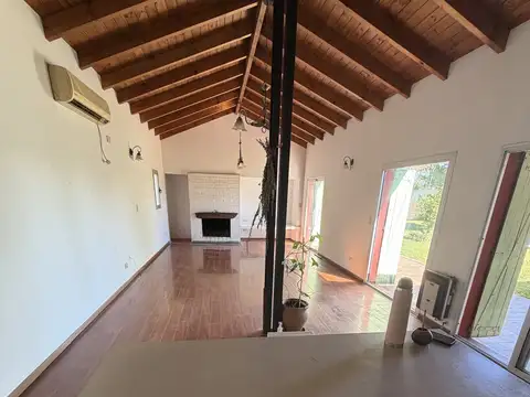 Casa 5 ambientes con 2 baños