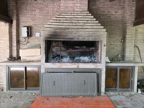 Casa en Venta en Los Hornos, USD 149.000