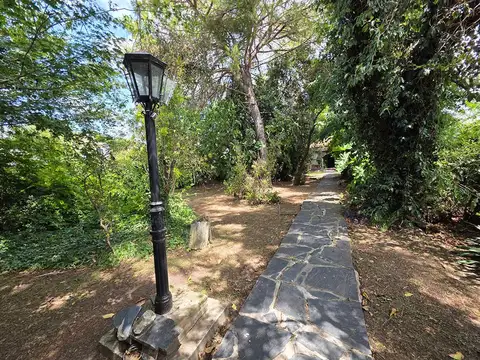 CASA EN VENTA LA PLATA A REFACCIONAR