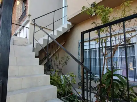 ALQUILER - PH 2 Ambientes, 1° piso. Villa Adelina