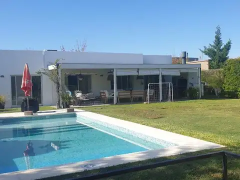 Casa en Alquiler de 3 dormitorios