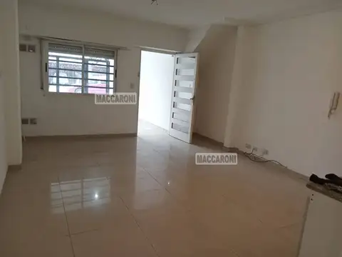 Depto Tipo Casa en Alquiler de 2 ambientes